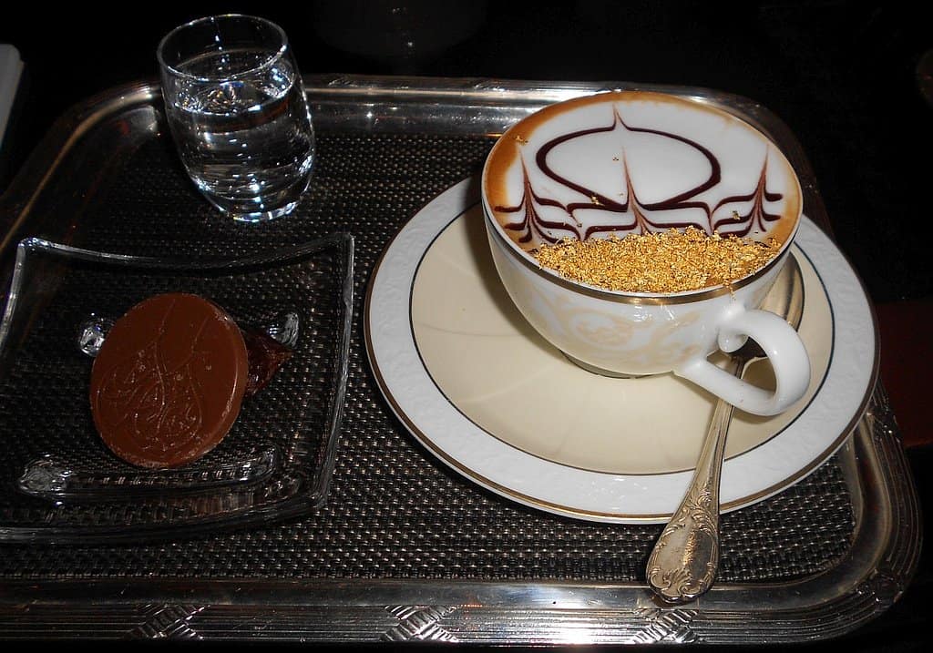 Cappuccino mit Goldstaub EMirates Palace 