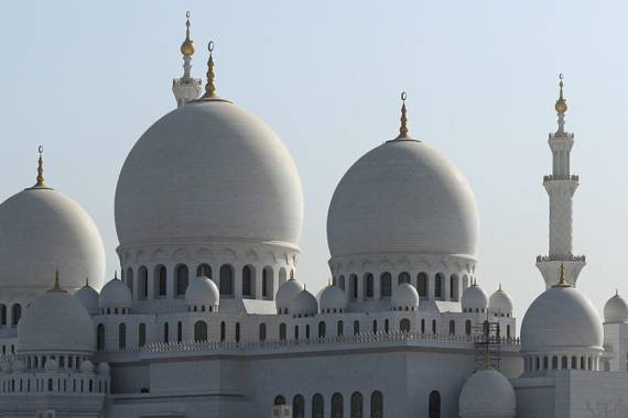 Sheikh Zayed Moschee: 1000 und eine Nacht in Abu Dhabi