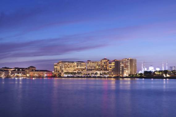 The Ritz-Carlton Abu Dhabi, Grand Canal