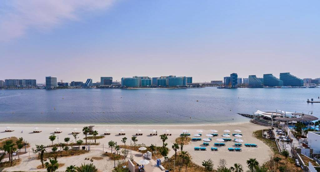 Der Yas Bay East Beach in Abu Dhabi